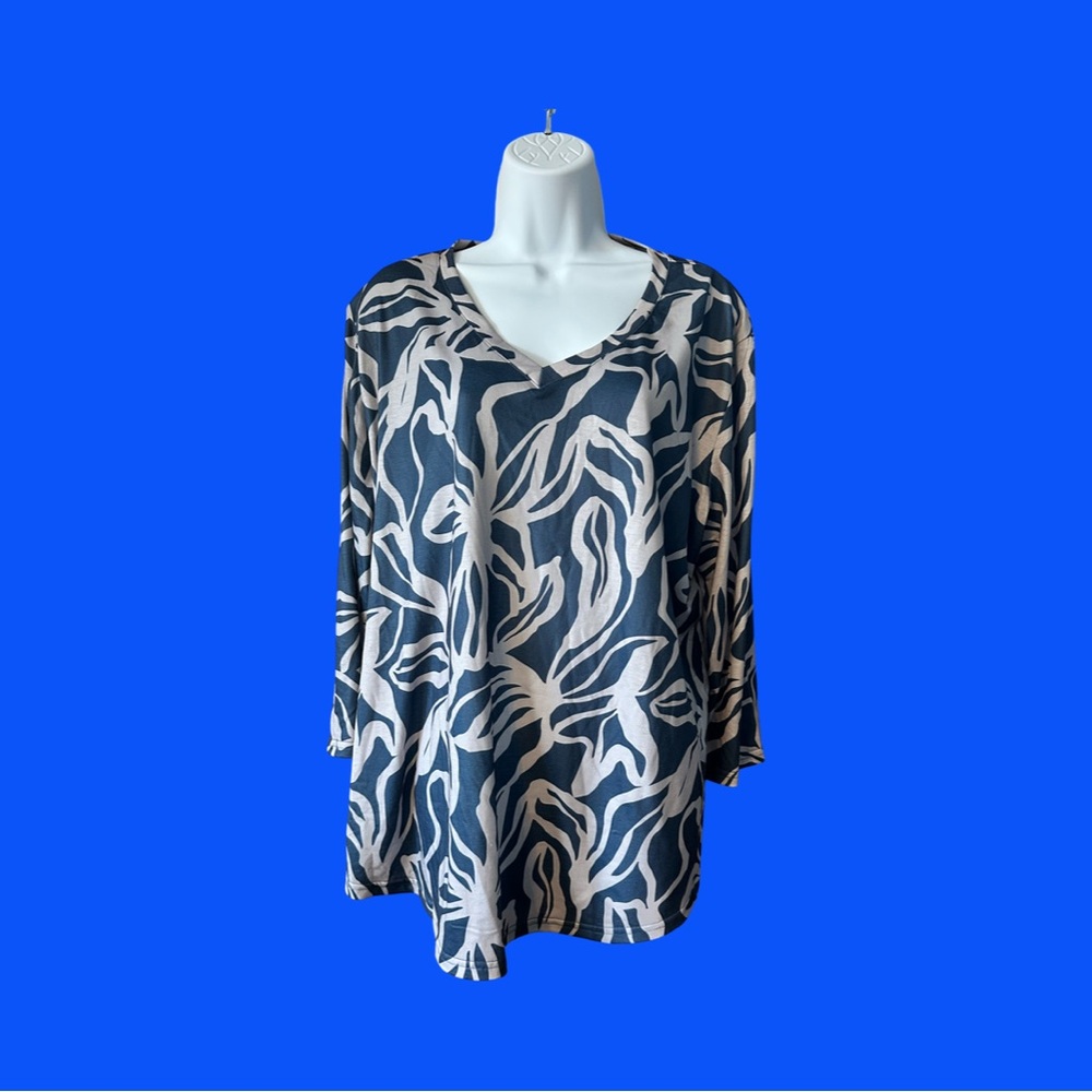 Stylish Women's Blue and Cream Top